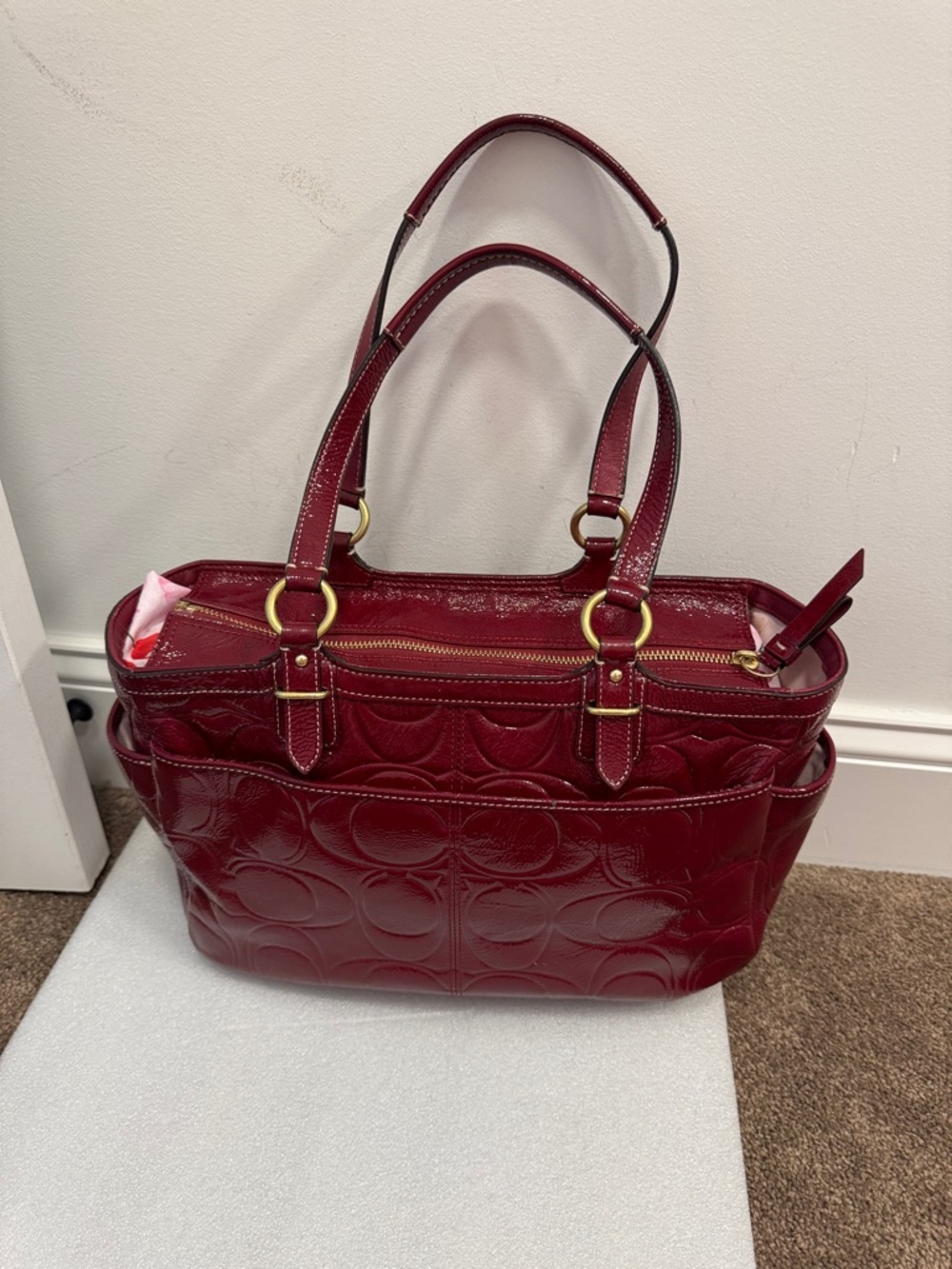 Coach Gallery tote bag in red signature embossed patent leather 2012 F19462 - Picture 4 of 14